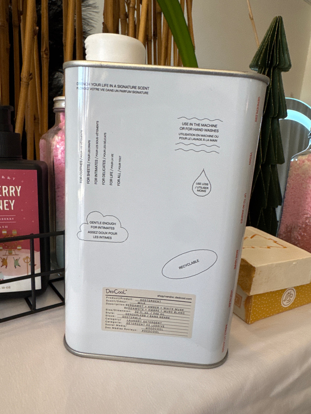 DedCool Milk & Bergamot Detergent