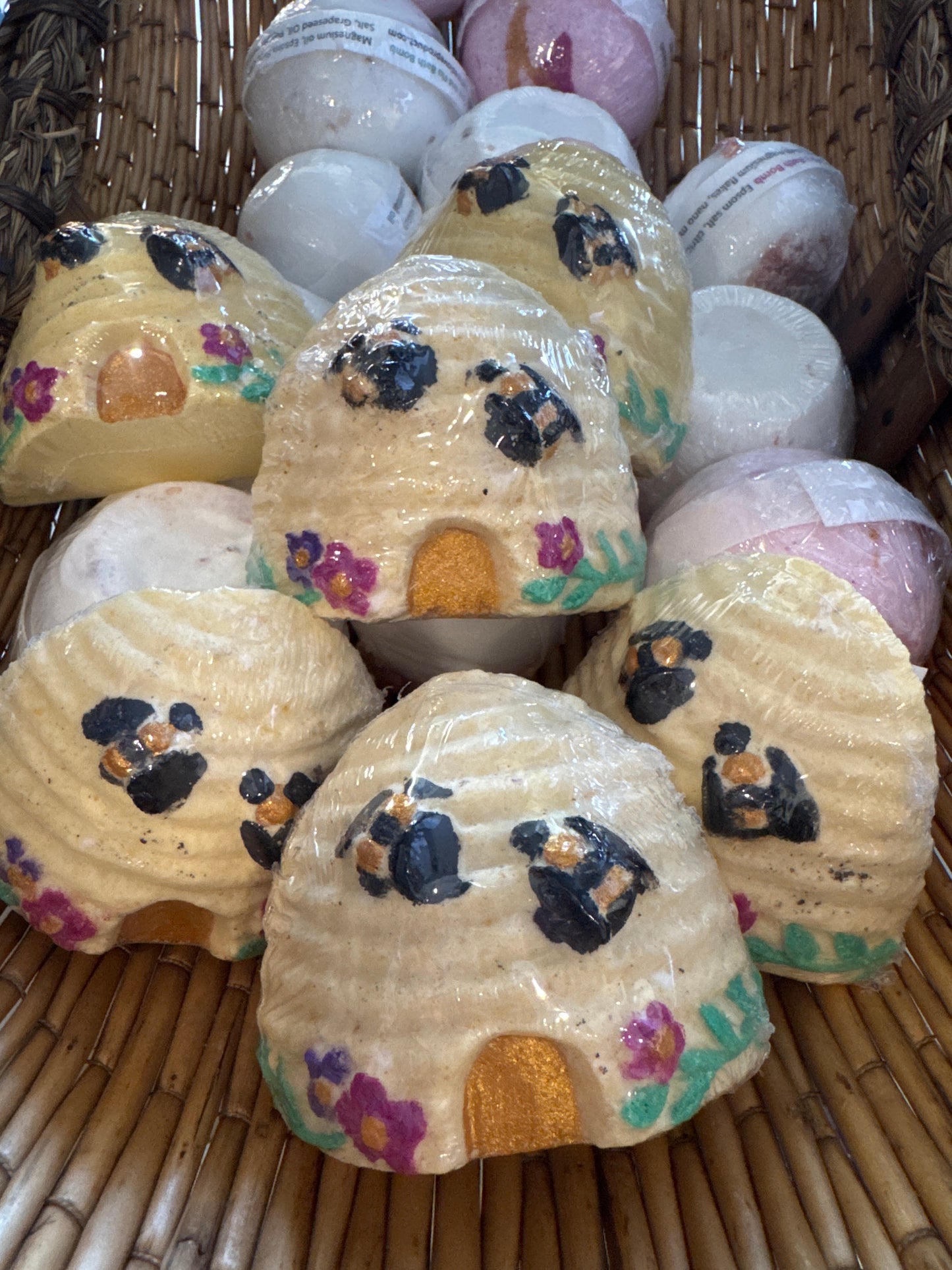 Nature’s Love Honey Beehive Bath Bomb