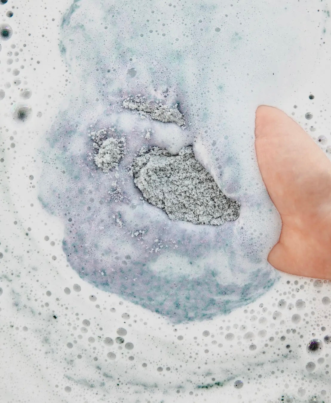 Bathorium Midnight Superbloom Bath Soak